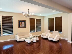 4911 Lattimore Creek Dr in Houston, TX - Building Photo - Building Photo