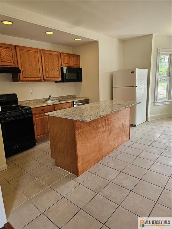 property at 577 Rahway Ave