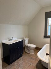 7610 Rosewood Ave in Garfield Heights, OH - Building Photo - Building Photo