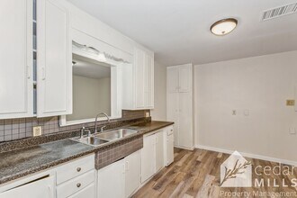 615 N Pinecrest St in Wichita, KS - Building Photo - Building Photo