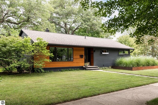 604 Sixth St in Traverse City, MI - Building Photo - Building Photo