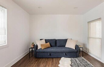 2709 Parker Ln in Austin, TX - Building Photo - Building Photo
