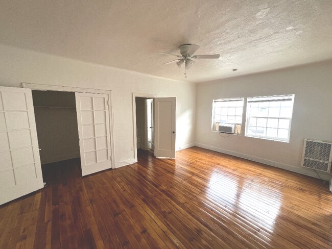 1740 Winona Blvd in Los Angeles, CA - Building Photo - Building Photo