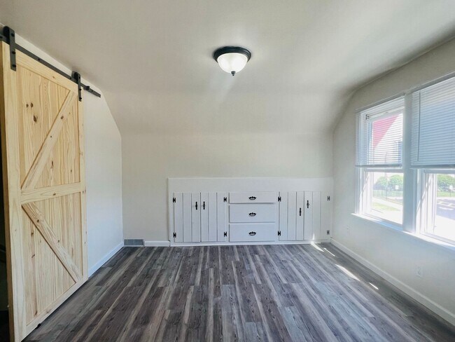 7031 40th Ave-Unit -HH-7031-40-A - Upper in Kenosha, WI - Building Photo - Building Photo