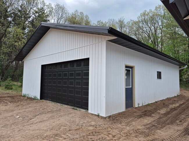 6577 Pleasant Dr in Amherst, WI - Building Photo - Building Photo