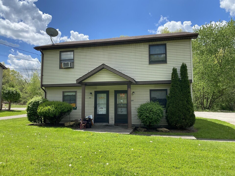 622 N 4 Mile Run Rd in Youngstown, OH - Building Photo