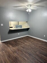 2049 Watson Way in Tallahassee, FL - Foto de edificio - Building Photo