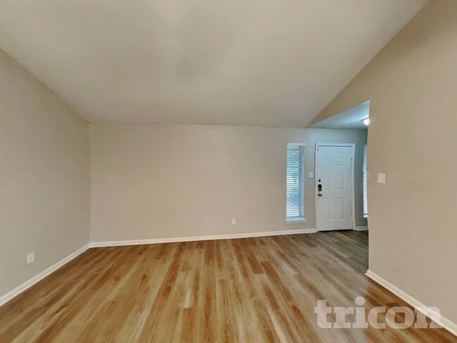 3815 Shadow Trail in Houston, TX - Building Photo - Building Photo