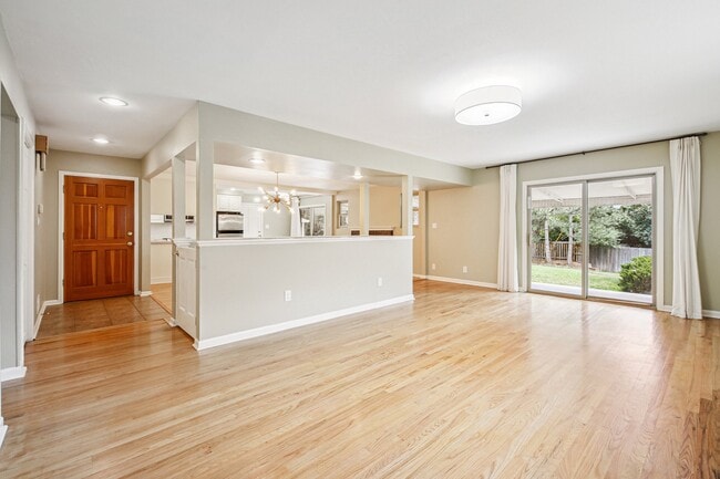 property at 994 E Costilla Ave