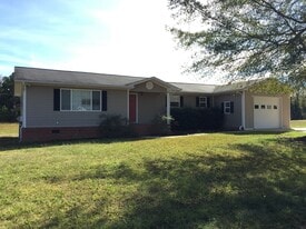 125 Mitchell Rd in Oxford, AL - Building Photo