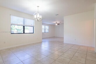 516 SE 35 Ave in Homestead, FL - Building Photo - Building Photo