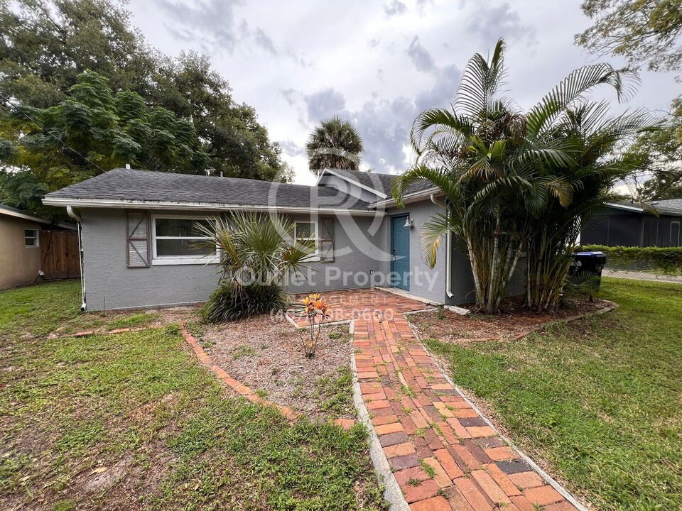 744 Carlson Dr in Orlando, FL - Building Photo