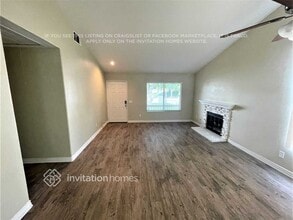 32390 Ontario Way, Unit Apt. D in Lake Elsinore, CA - Building Photo - Building Photo