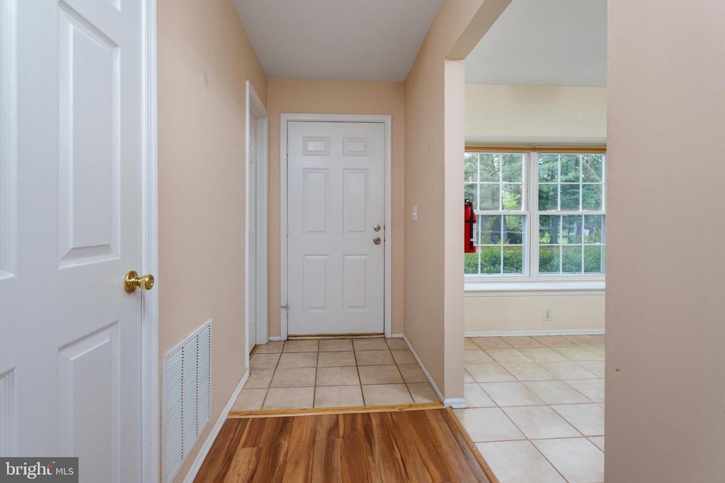 330 Smithwold Rd in Franklin Township, NJ - Building Photo