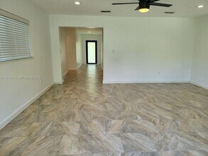 8575 SW 125th St in Miami, FL - Building Photo - Building Photo