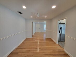 1431 S Palmway in Lake Worth Beach, FL - Foto de edificio - Building Photo