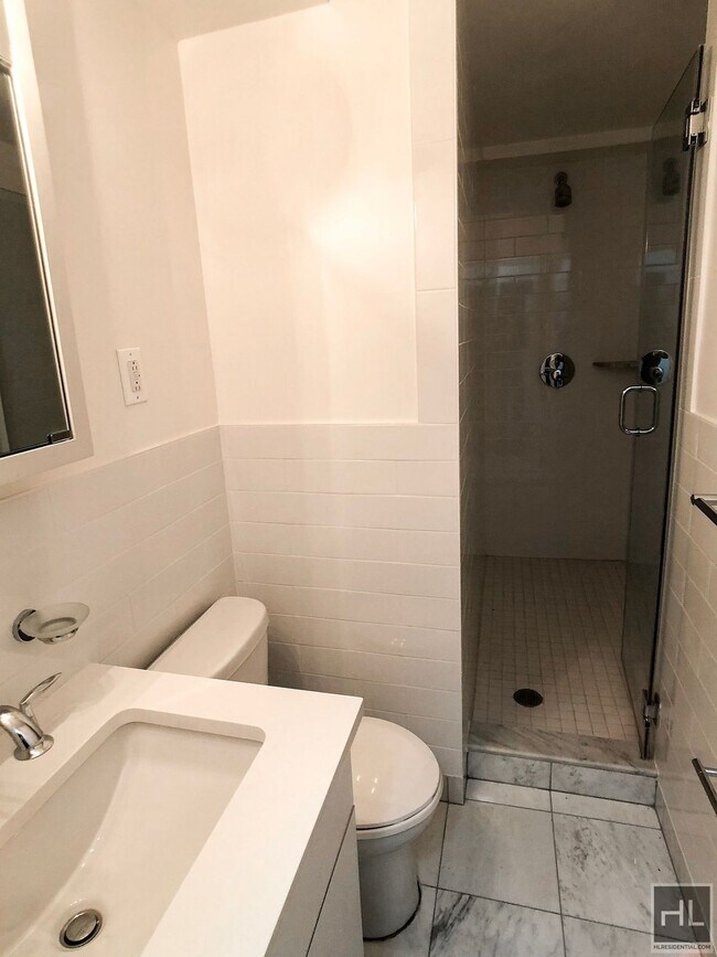 EAST 69 STREET in New York, NY - Building Photo - Building Photo