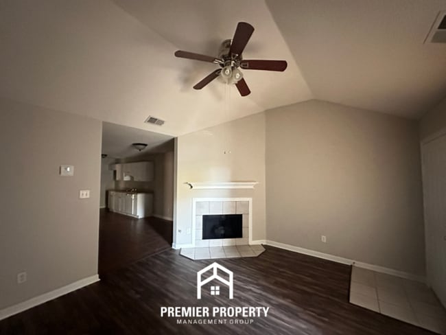 1116 Sunstar Dr in Cordova, TN - Building Photo - Building Photo