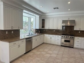 12828 Landale St in Los Angeles, CA - Building Photo - Building Photo