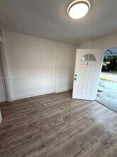 326 NW 96th St in Miami, FL - Building Photo - Building Photo