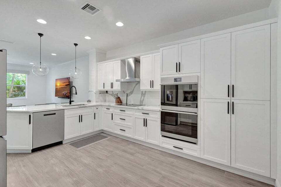 15760 Italian Cypress Way in Wellington, FL - Building Photo