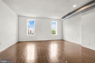 1631 W Girard Ave in Philadelphia, PA - Building Photo - Building Photo