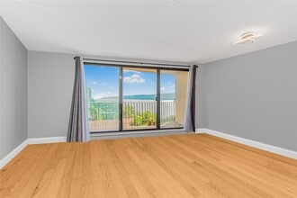 1155 Warburton Ave, Unit 4K in Yonkers, NY - Building Photo - Building Photo