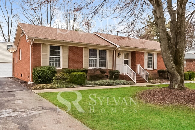 4805 Ferncrest Dr in Greensboro, NC - Building Photo - Building Photo