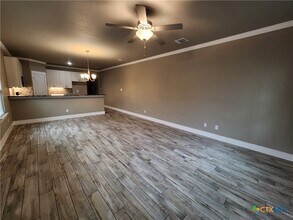 1022 Mellow Breeze in New Braunfels, TX - Foto de edificio - Building Photo