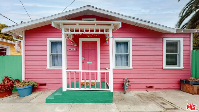 property at 402 N Venice Blvd