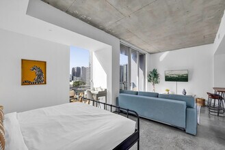 245 SE 1st St, Unit SI ID1255517P in Miami, FL - Foto de edificio - Building Photo