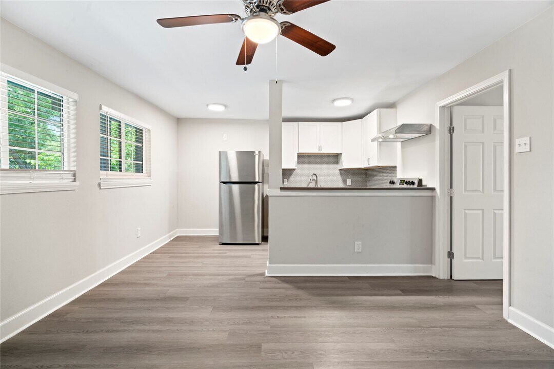 6810 Del Rio St in Houston, TX - Building Photo