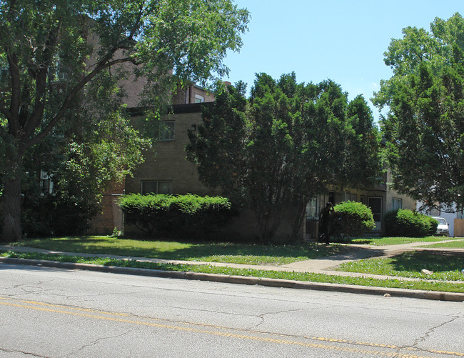 1712 W St Charles Rd in Maywood, IL - Building Photo - Building Photo