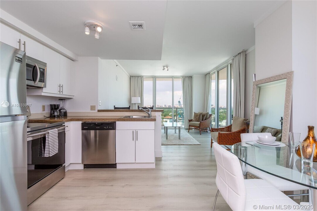 2889 McFarlane Rd-Unit -1410 in Miami, FL - Building Photo