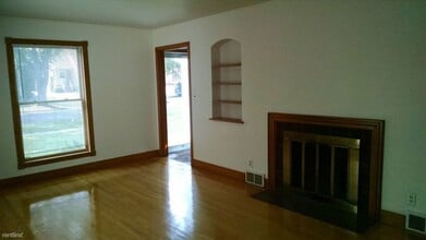 524 5th St S in Moorhead, MN - Building Photo - Building Photo