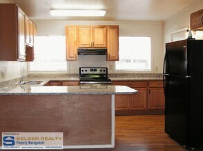 278 Garrett Dr in Ukiah, CA - Building Photo - Building Photo