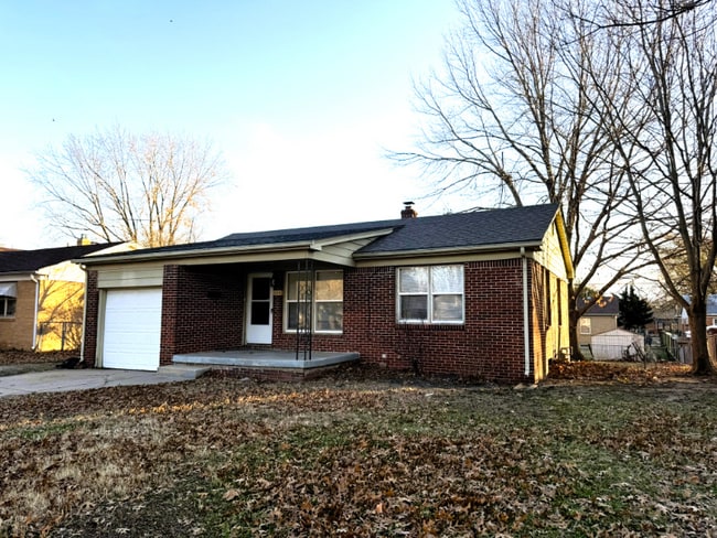 1114 S Waverly St in Wichita, KS - Foto de edificio - Building Photo