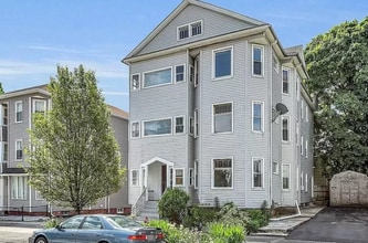 62 Hamilton St in Worcester, MA - Foto de edificio - Building Photo