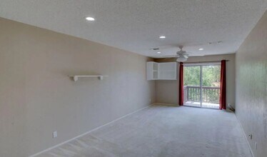 1201 Hi Stirrup, Unit 401 in Horseshoe Bay, TX - Building Photo - Building Photo