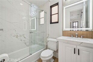 312 Carnation Ave in Newport Beach, CA - Building Photo