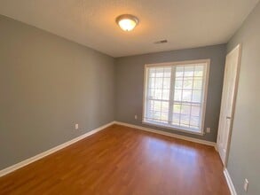 8115 Kerry Dr in Memphis, TN - Building Photo - Building Photo