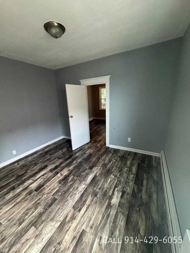 429 Prescott St in Yonkers, NY - Building Photo - Building Photo