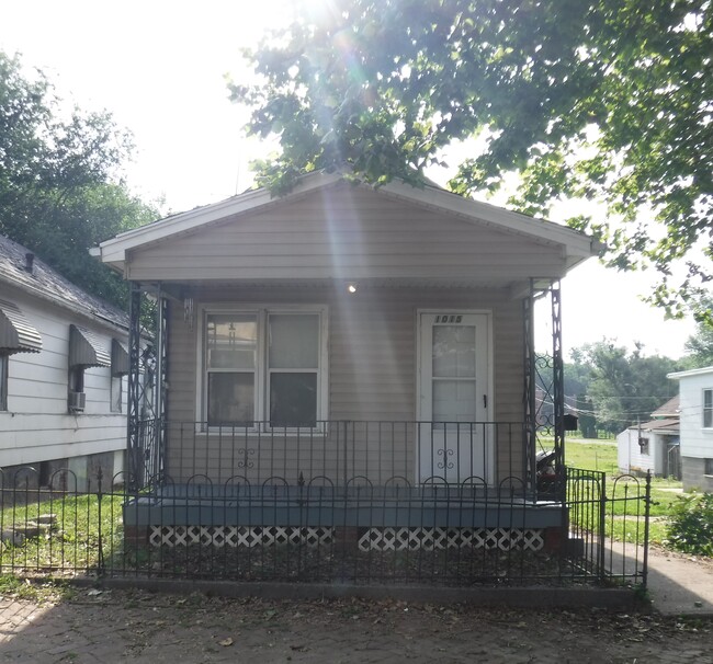 property at 1015 S 16th St