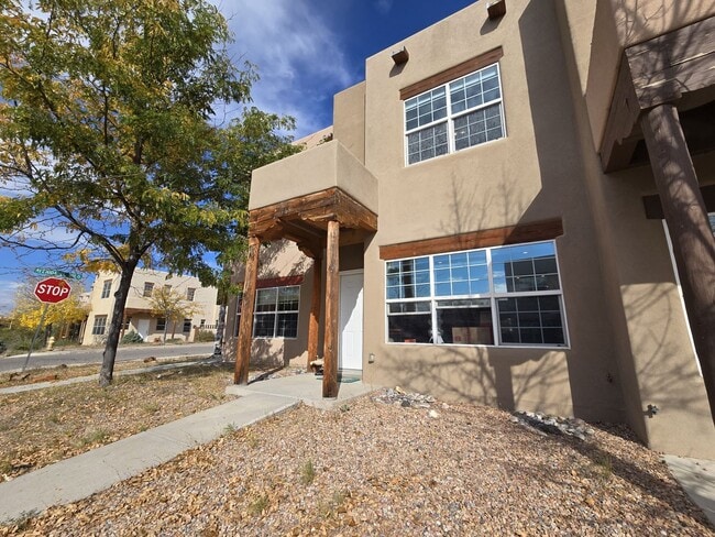 4653 Camino Cuervo in Santa Fe, NM - Building Photo - Building Photo