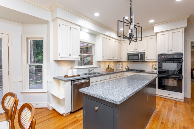 5008 Wood Valley Dr in Raleigh, NC - Building Photo - Building Photo