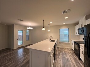 4305 Big Bend Trail in Taylor, TX - Foto de edificio - Building Photo