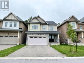 7945 Hackberry Trl in Niagara Falls, ON - Building Photo