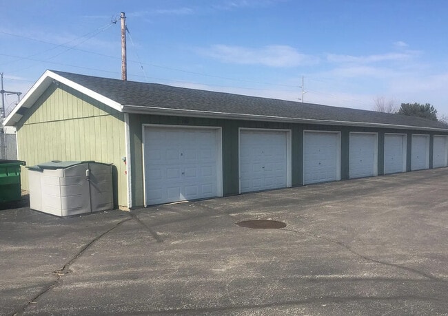 220 Valley Road in Fond du Lac, WI - Building Photo - Building Photo
