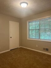 1015 Cedar Ave in Atlanta, GA - Building Photo - Building Photo