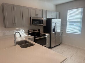 2025 Viewfinder St in Kissimmee, FL - Building Photo - Building Photo